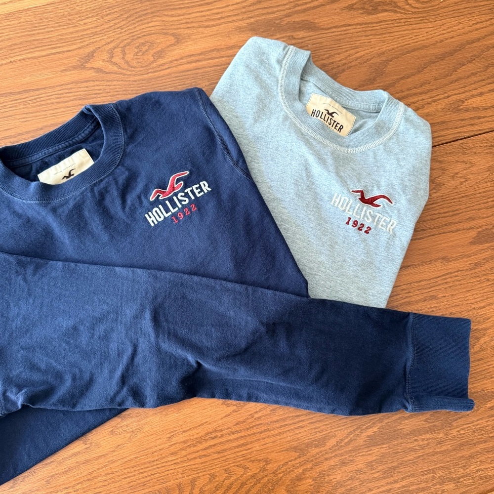 2 pc Men’s Hollister Embroidered Logo Long sleeve shirts in Navy and Light Gray